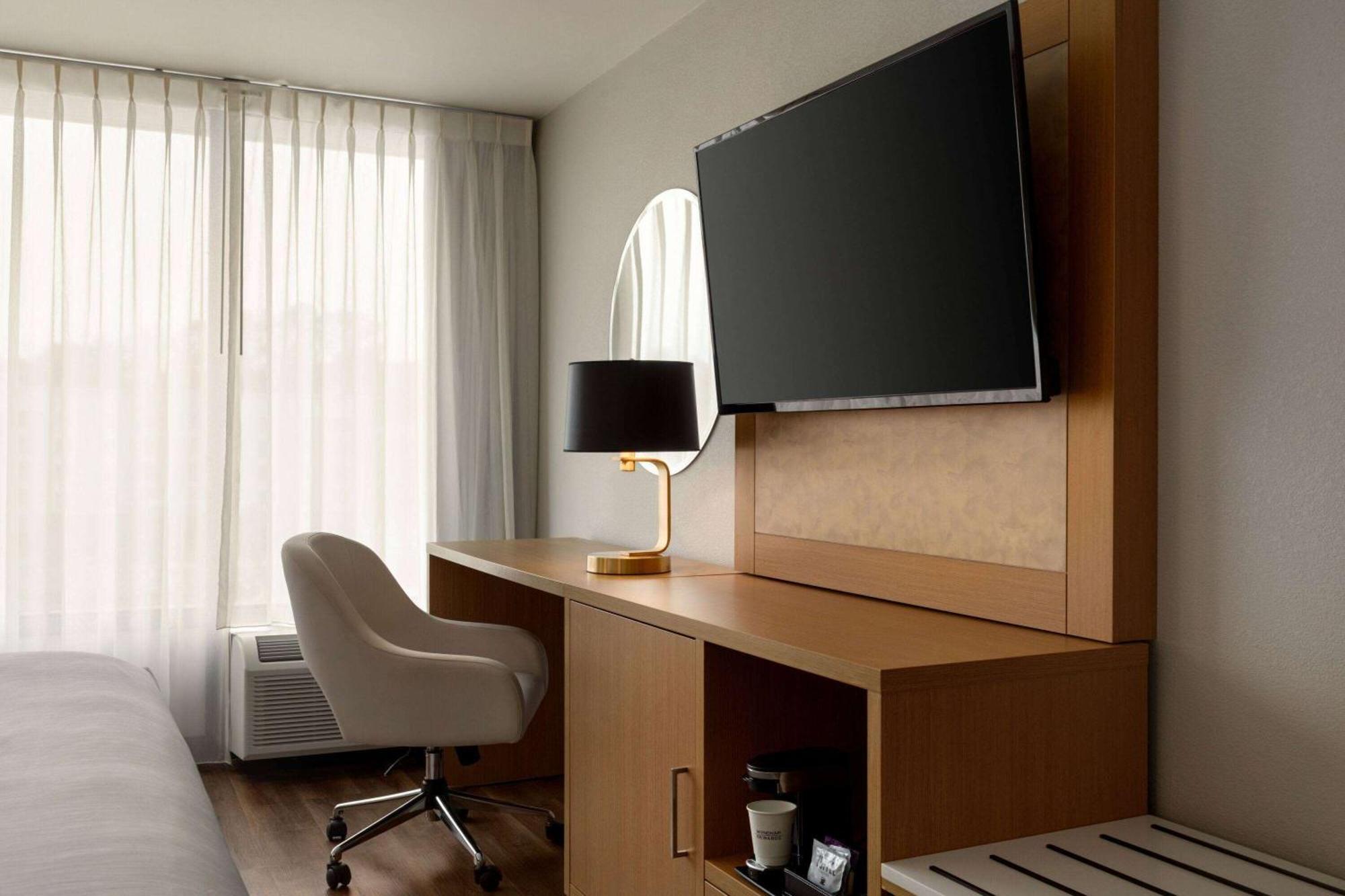 ฮาวเวิร์ด จอห์นสัน บาย วินด์แฮม แอตแลนตา แอร์พอร์ต Hotel คอลเลจพาร์ค ภายนอก รูปภาพ